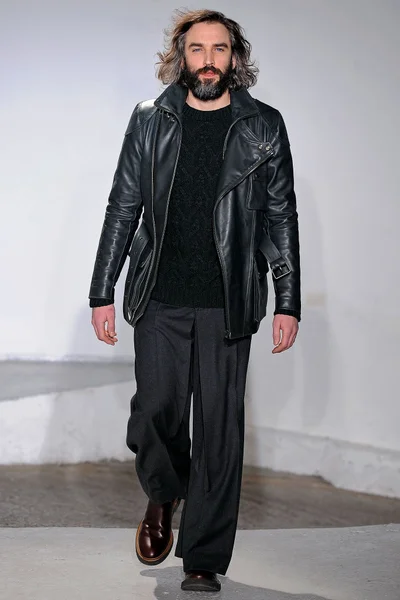 Look 19